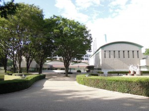 世田谷美術館（世田谷区砧公園1-2）