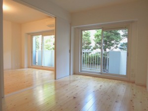 世田谷区砧4丁目2DK賃貸マンション室内ひのき無垢材のフローリング 世田谷区砧4丁目2DK賃貸マンション室内ひのき無垢材のフローリング