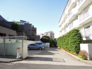 世田谷区砧4丁目2DK賃貸マンション・敷地内駐車場 世田谷区砧4丁目22DK賃貸マンション・敷地内駐車場
