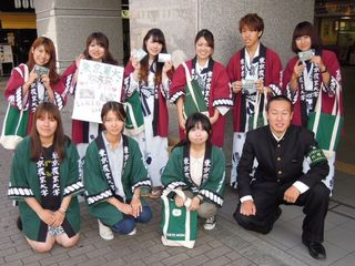 祖師ヶ谷大蔵駅で収穫祭の告知をしていた農大生のみなさん