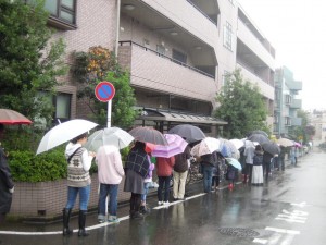 一本堂世田谷砧店プレオープン行列
