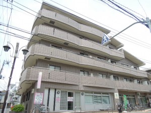 和泉多摩川駅徒歩3分/狛江駅10分、狛江市東和泉3丁目の防犯カメラ・オートロック付賃貸マンション‗外観