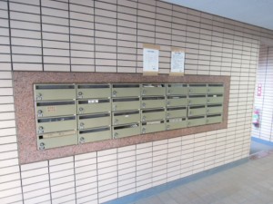 小田急線千歳船橋駅徒歩14分・祖師ヶ谷大蔵駅徒歩19分、世田谷区千歳台3丁目賃貸マンション・集合ポスト